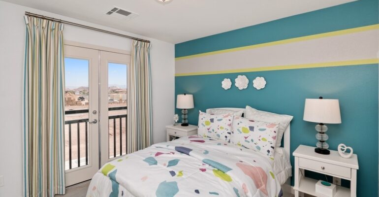 15_655PickledPepperPlace_UnitC_18003_Bedroom_LowRes-770×400