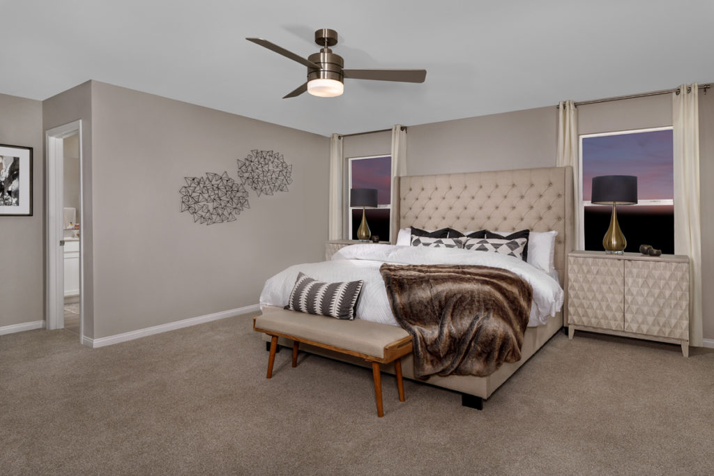 KBLV_WhistlingSands_Plan2469-OwnerBedroom_8449b-1200