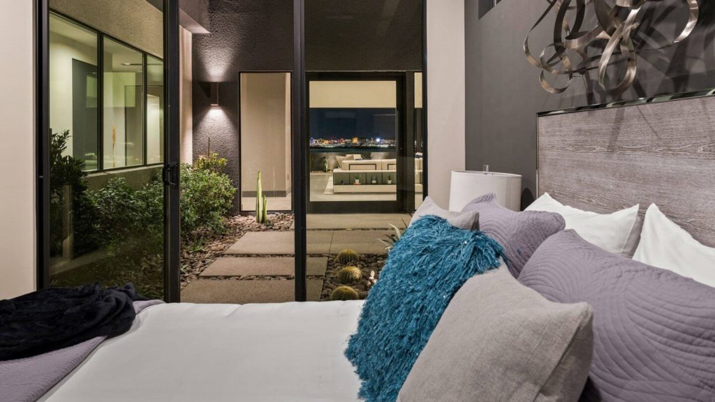 Obsidian-Modern-Desert-Homes-Apex-Guest-Room-1440×810