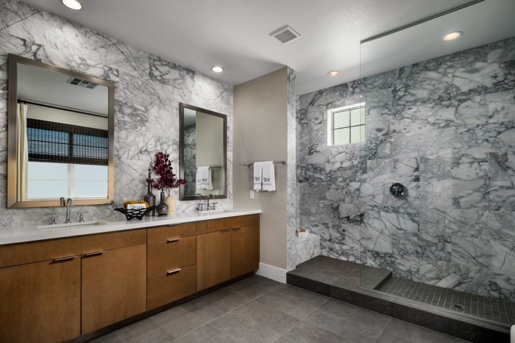 Toll-Brothers-at-Skye-Canyon—Vista-Rossa_Castelo_Primary-Bathroom_1800