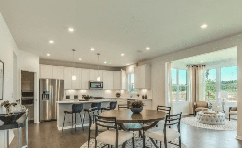 Woodland Hills Pulte Kitchen